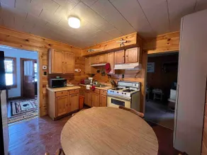 Lakefront two Bedroom Cabin With Private Dock - Image 4