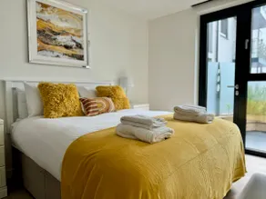The Sail | Sea View |Ground Flr |Sleeps 4| Parking - Image 4