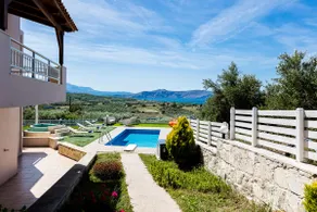 Nereid Villa! Vues sur la mer, piscine chauffée privée et jacuzzi chauffé extérieur! - Image 4