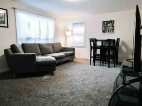 Entire unit 3 bed 1.5 bath next to Renton landing - Image 3