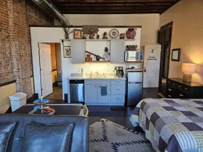 Lodging on Plum~The Native Room - Image 5
