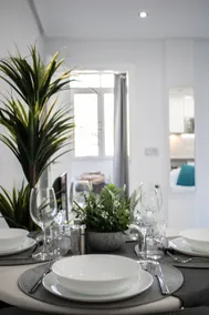 Immaculate apartment in High St - Image 3