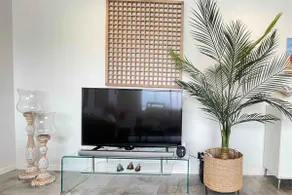 View on Albion - one bedroom apartment - Image 4