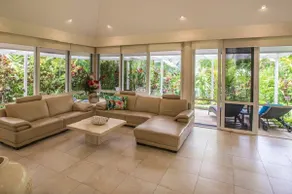 Hermosas vistas al jardín, gran piscina de Villa, espaciosa y familiar - Image 4