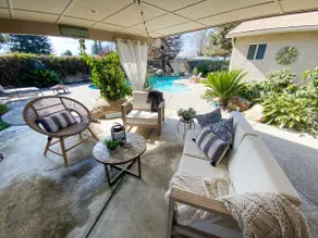 Cozy Poolside Retreat - Image 3