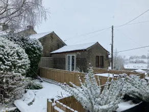 Weaver’s Den, a cosy countryside retreat - Image 2