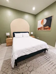 Cozy Downtown Loft | Walk to Shops & Dining - Image 4