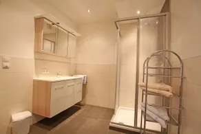 Apartment F - Image 5
