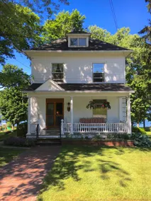 Family Friendly Village Lake House - Image 2