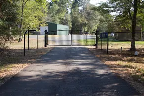 McCullin on Parks a secluded 20 acres - Image 2