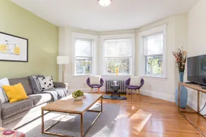 Cozy Apartment - BU/Fenway/Longwood- Free Parking! - Image 2