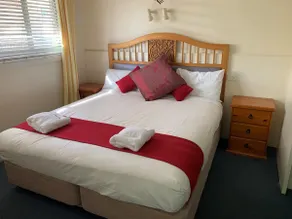 1 Bedroom with private bathroom - Image 2