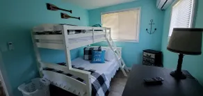 Hunter's Hideaway at Christopher's Dockside - Image 5