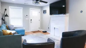 Lovely Furnished Westside Home with amenities - Image 2