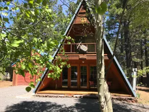 Quaint A-Frame Cabin close to Mt Bachelor - Image 2