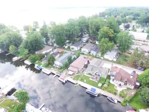 Luxury Gun Lake 4 Bed 2 Bath Home W/paddleboards/kayaks, Free Wi-fi - Image 3
