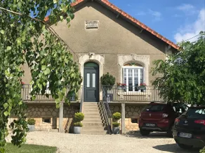 1920s Charentais house near a lake - Image 2