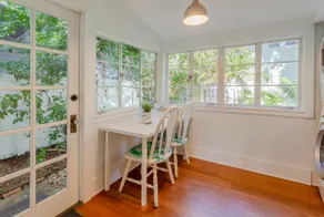 Sweet Craftsman home, free bikes, near beach & DT - Image 4