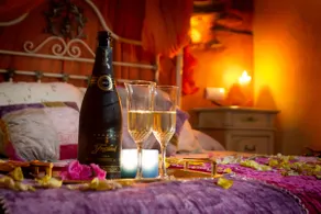 romantic house for 2 people with jacuzzi - Image 2