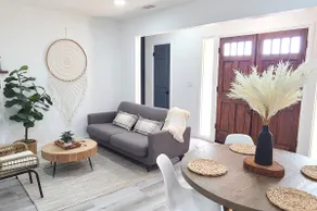 Bright Modern 2-Bd House in Quiet neighborhood! - Image 2