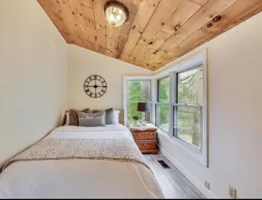 Riverside Gravenhurst cottage. Waterfront w/ sauna - Image 4