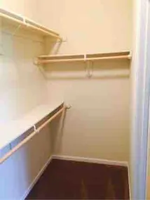 Top Hutchinson location, Modern, Clean 1 bdrm apt - Image 4