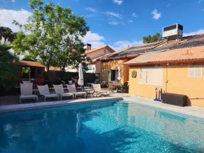Beautiful 1 story - Pool/patio/BBQ - Image 5