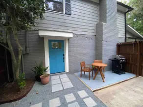 Heart of Chapel Hill - Image 4