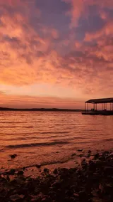 KY Lake front newly renovated with 8 bedrooms. - Image 2