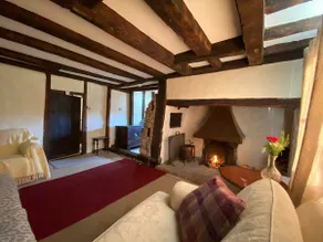 Historic central countryside village house - Image 2