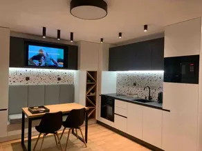 LUXURIOUS ONE BEDROOM STUDIO IN TOP CENTER - Image 3