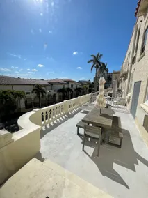 Palm Beach Paradise Walk to Beach Pool WiFi 86" TV WiFi - Image 3