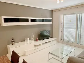 Nouvel appartement avec grande terrasse avec Wifi à 200 mètres. de la plage - Image 3