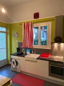 Renovated '60s house with garden 3 min from train - Image 5