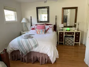 Scenic Mulberry Point Connecticut Beach House - Image 5