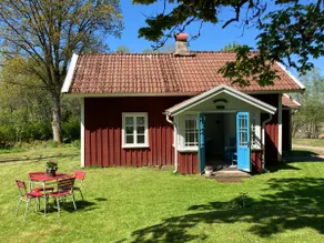 19th-century cottage in scenic surroundings - Image 2