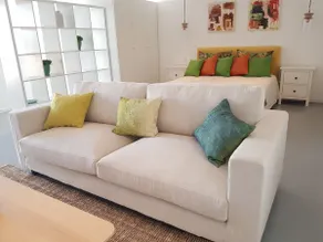A Modern & tastefully decorated Studio - Image 3