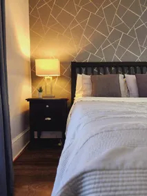 Portland Close to Downtown & Airport! - Image 3
