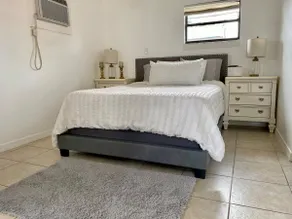 Beautiful Home Private Pool Close to Attractions - Image 4
