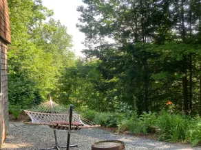 Cozy Bow House Perched in Trees w/ Hot Tub & View - Image 3