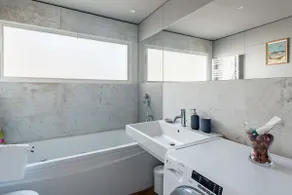 Apartment with stunning rooftop views in the historic Borgo Pio district - Image 2