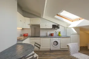 2-room attic with glass-enclosed terrace - Image 5