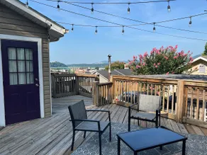 WALK EVERYWHERE in North Chat! -VIEWS- 2 KING Beds - Image 4