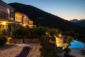 Villa Amante3, villas with panoramic views and private covered parking - Image 3