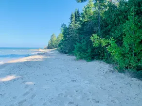 Nature Trail Tranquility Lodge, Mackinaw City - Image 2