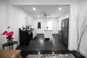 Entire apartment 2 bedroom - Image 3