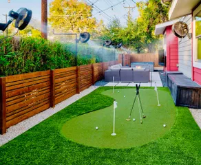 VIP Downtown-Huge Hot Tub+Golf Green+Patio Misters - Image 5