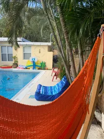 Private Tropical Pool / Close to the Beach & Park - Image 3