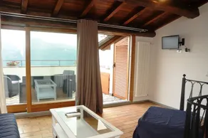 Raffaello - Lake View Suite - Image 4