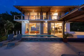 Stunning Oceanview Property: Pool, AC & Bathtubs - Image 4